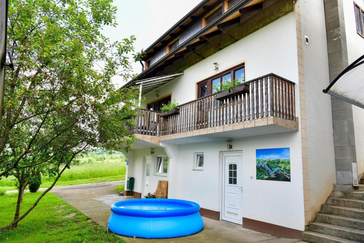 Apartman Leona Rakovica Buitenkant foto