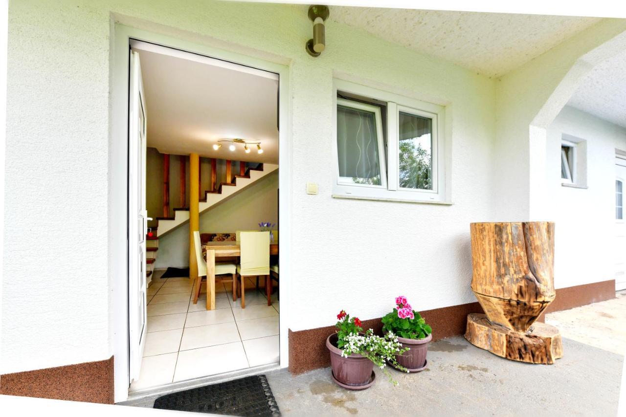 Apartman Leona Rakovica Buitenkant foto