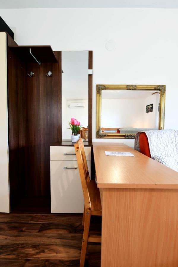 Apartman Leona Rakovica Buitenkant foto