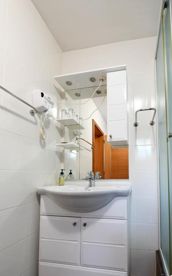 Apartman Leona Rakovica Buitenkant foto