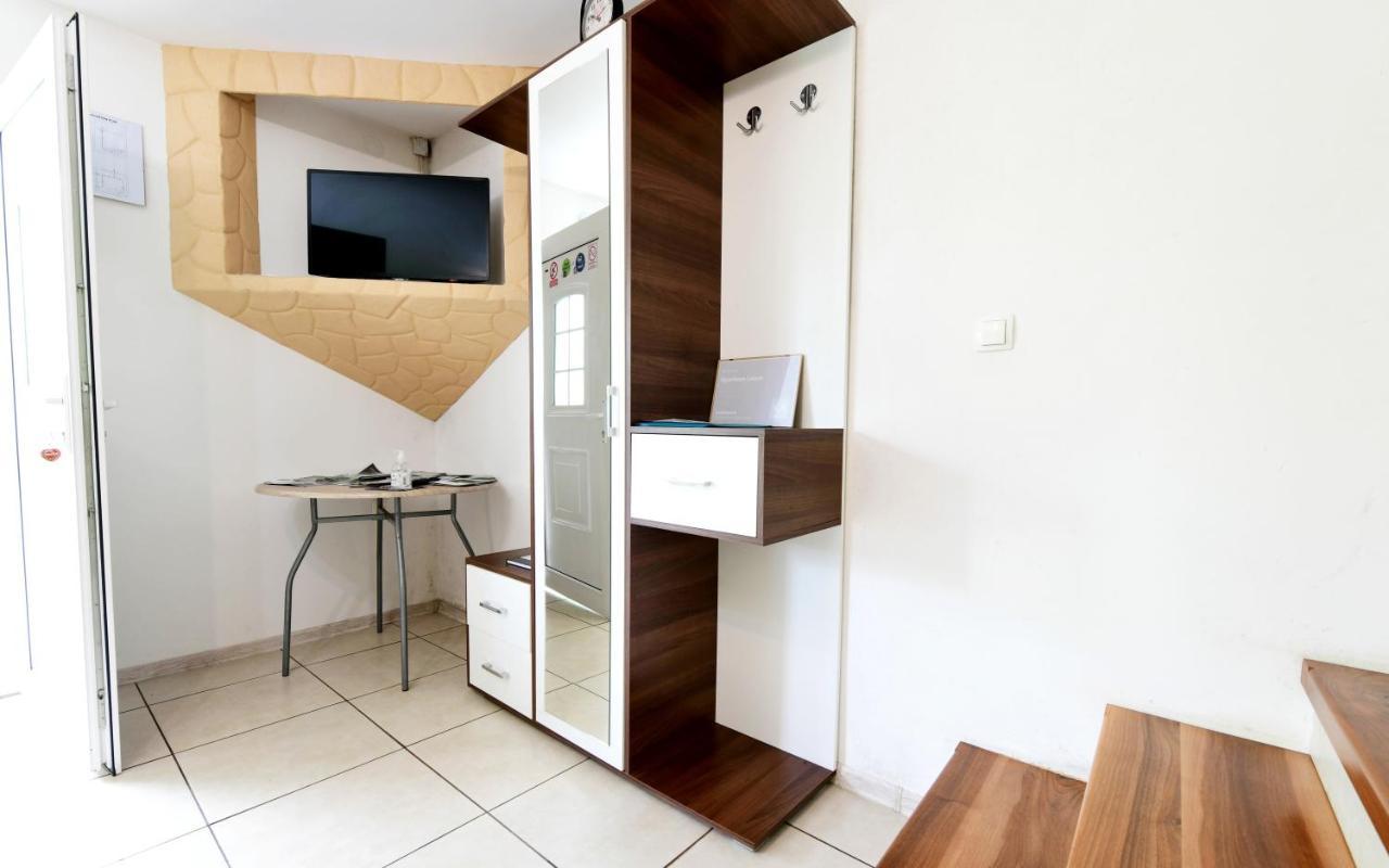 Apartman Leona Rakovica Buitenkant foto