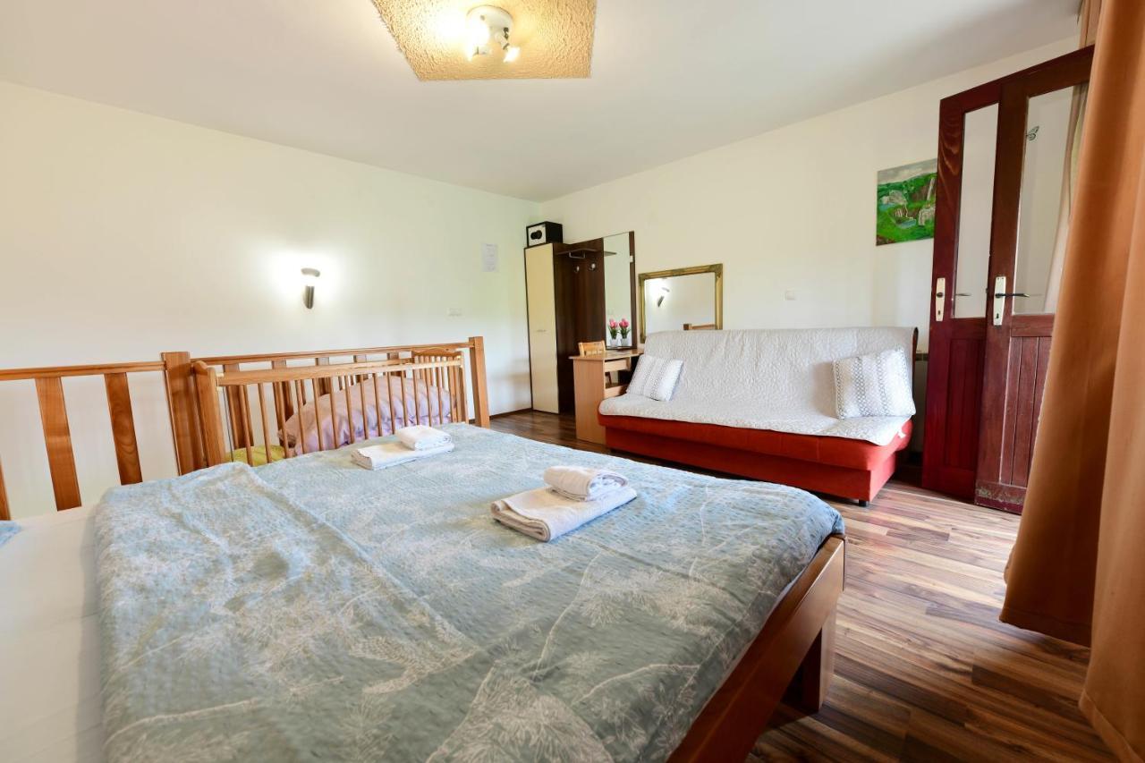 Apartman Leona Rakovica Buitenkant foto