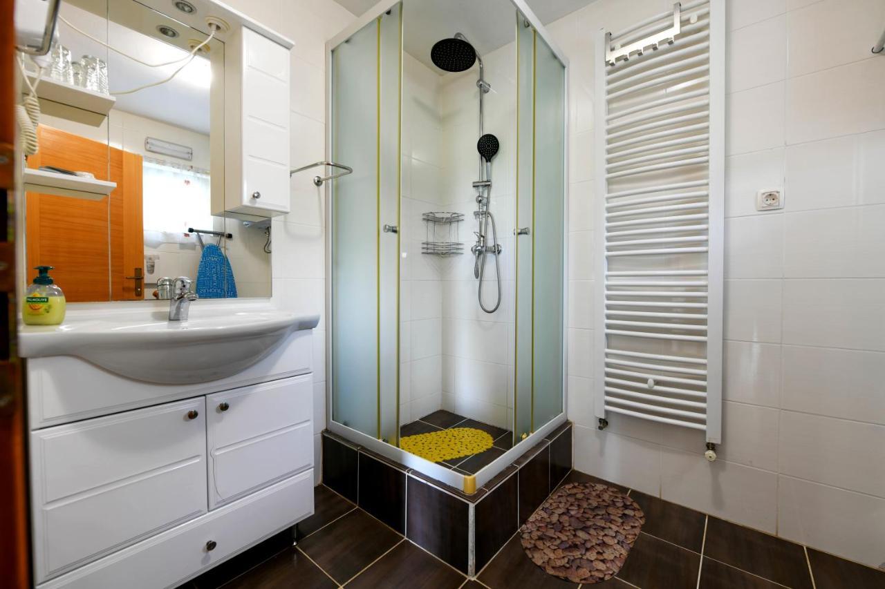 Apartman Leona Rakovica Buitenkant foto